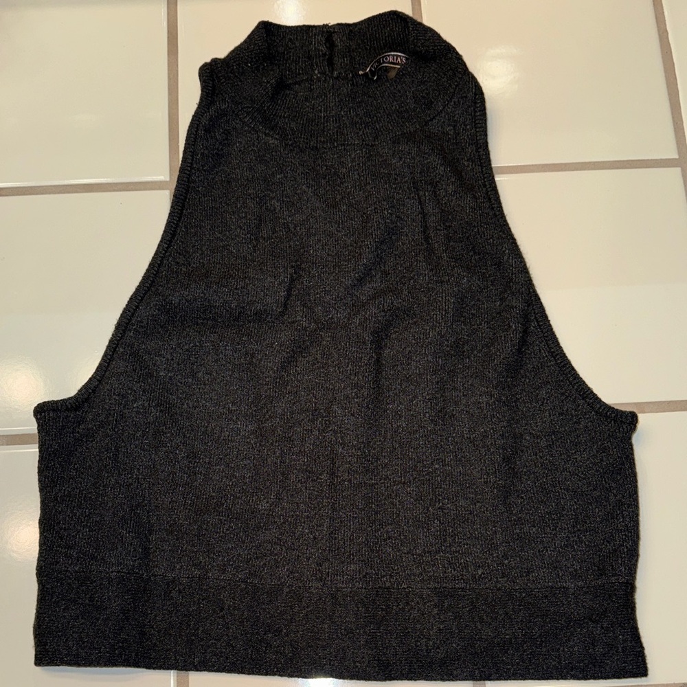 Victoria's Secret Black Knit Top. Cropped top in dark gray. Stretchy.